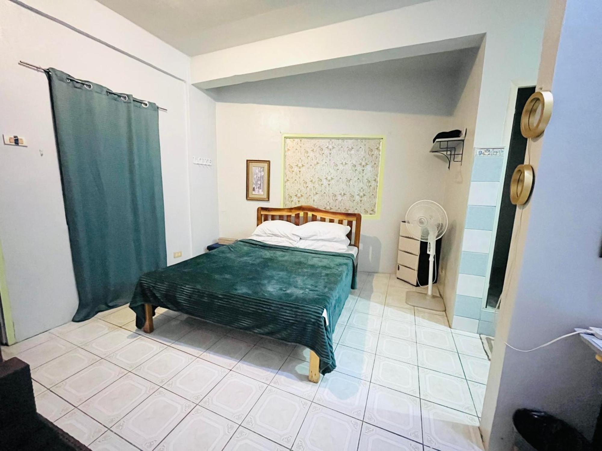 The Studio Byhome Puerto Princesa Екстериор снимка